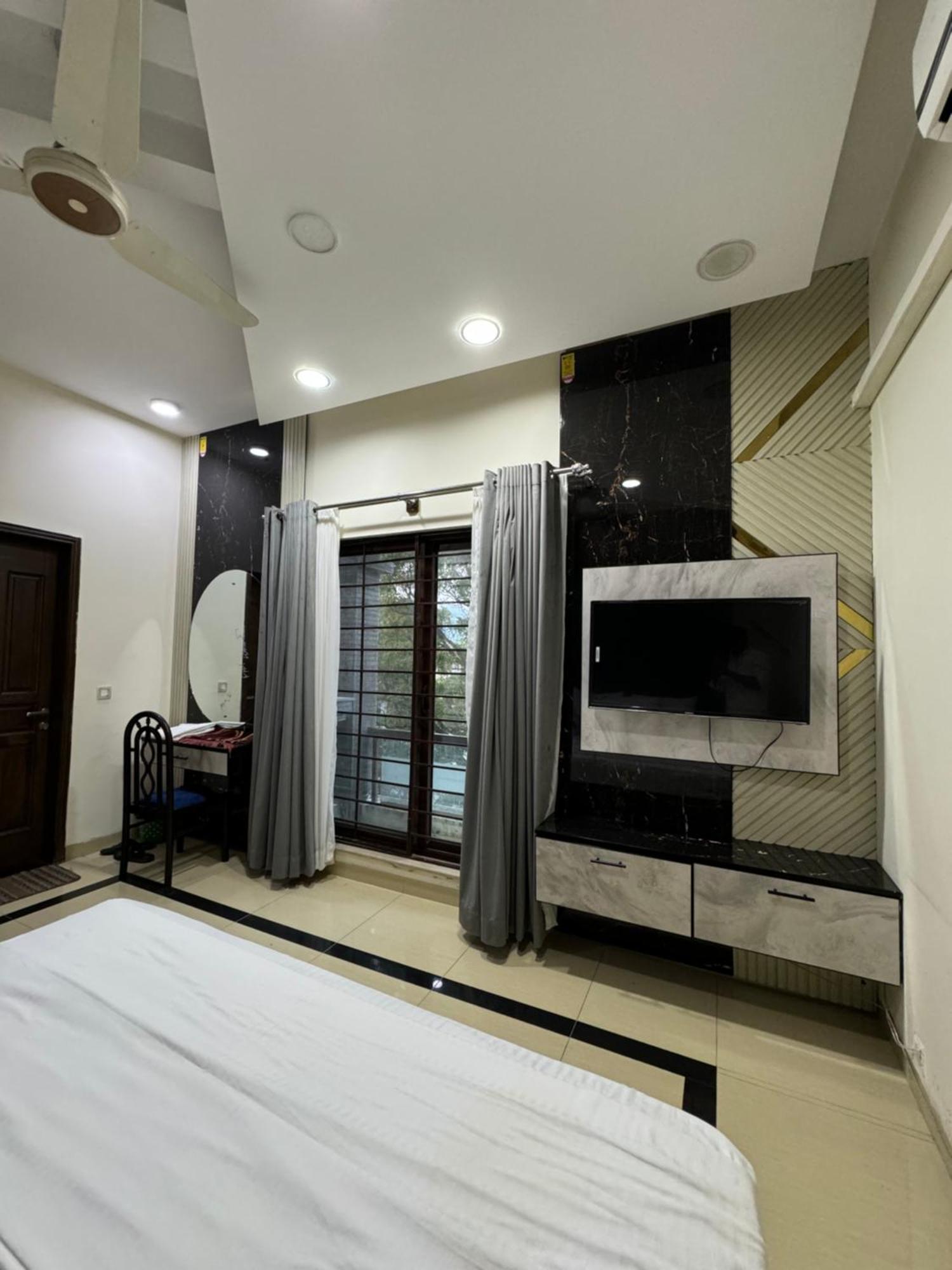 Rose Valet Guest House Islamabad Exterior foto