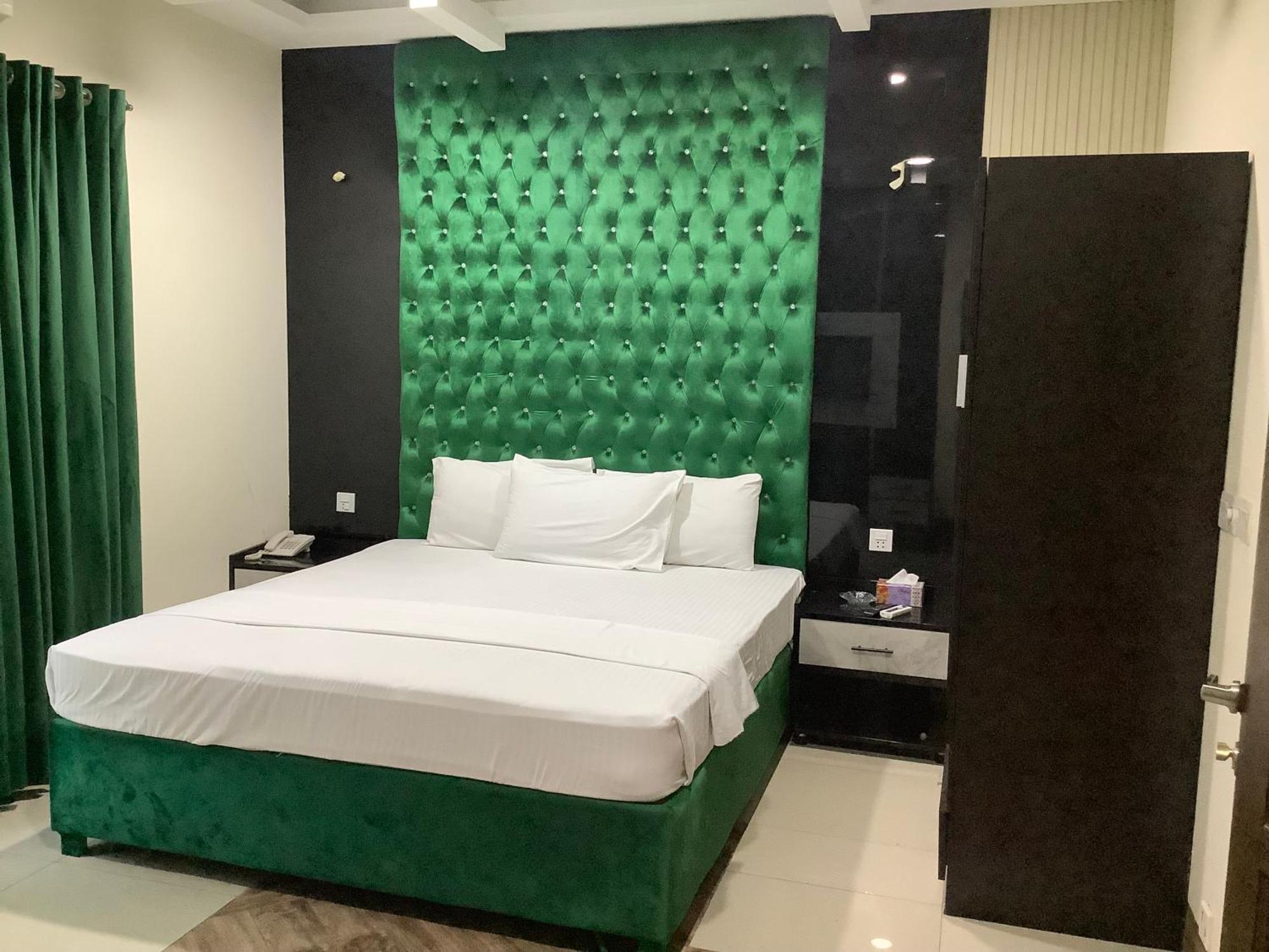 Rose Valet Guest House Islamabad Exterior foto